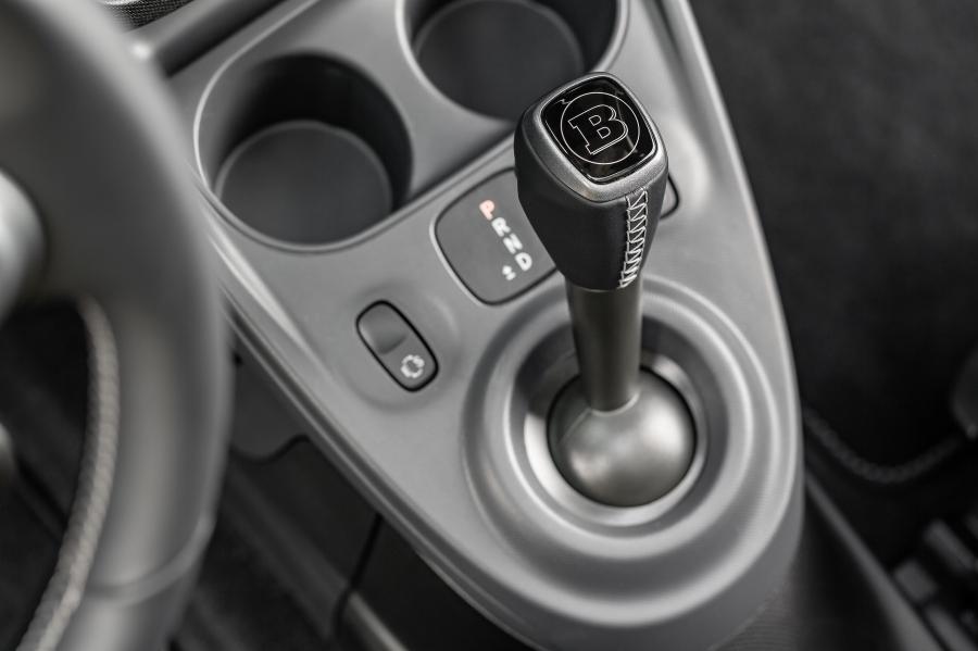 Детали интерьера Smart ForTwo Coupe by Brabus 2016 года  (фото 12 из 18)